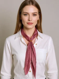 Apollonia - damska apaszka plisowana ciemnoróżowa z poliestru 100%