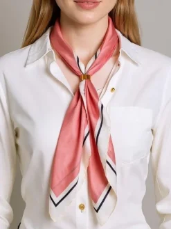 Apollonia różowa apaszka damska z poliestru 69x66 cm – styl klasyczny