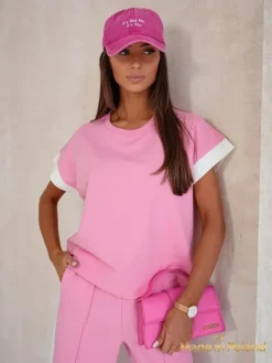 Aurora Rosa – Różowy komplet dresowy z bawełny z szerokimi spodniami