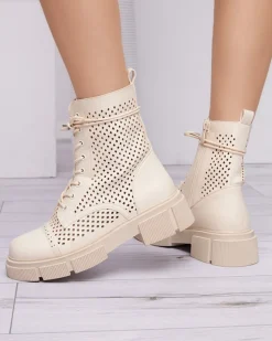 Ażurowe beżowe damskie botki na płaskim obcasie Rolika - Obuwie