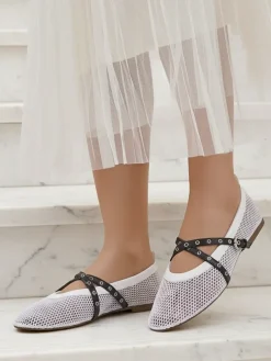 Baleriny Royalfashion Calista Bianca – siateczkowe białe buty damskie z czarnymi paskami