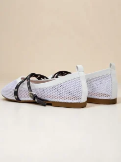 Baleriny Royalfashion Calista Bianca – siateczkowe białe buty damskie z czarnymi paskami