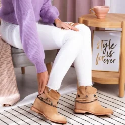 Beżowe botki a'la kowbojki na krytym koturnie Salem - Obuwie