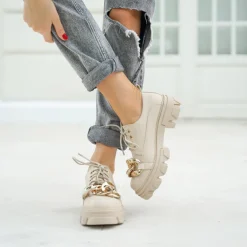 Beżowe półbuty na płaskim obcasie Eqoia - Obuwie