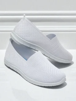 Białe damskie baleriny Ariadne z tkaniny oddychającej na płaskiej podeszwie