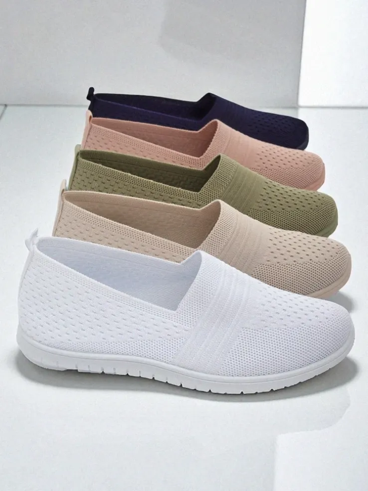 Białe damskie baleriny Ariadne z tkaniny oddychającej na płaskiej podeszwie