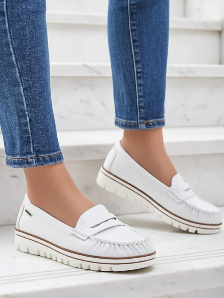 Białe Mokasyny Eleganza Z Wiosennej Kolekcji