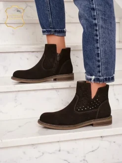 Botki Ariadne z naturalnego zamszu ciemnobrązowe, płaskie obcasy 3 cm