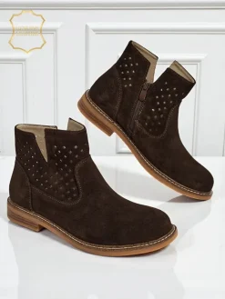 Botki Ariadne z naturalnego zamszu ciemnobrązowe, płaskie obcasy 3 cm