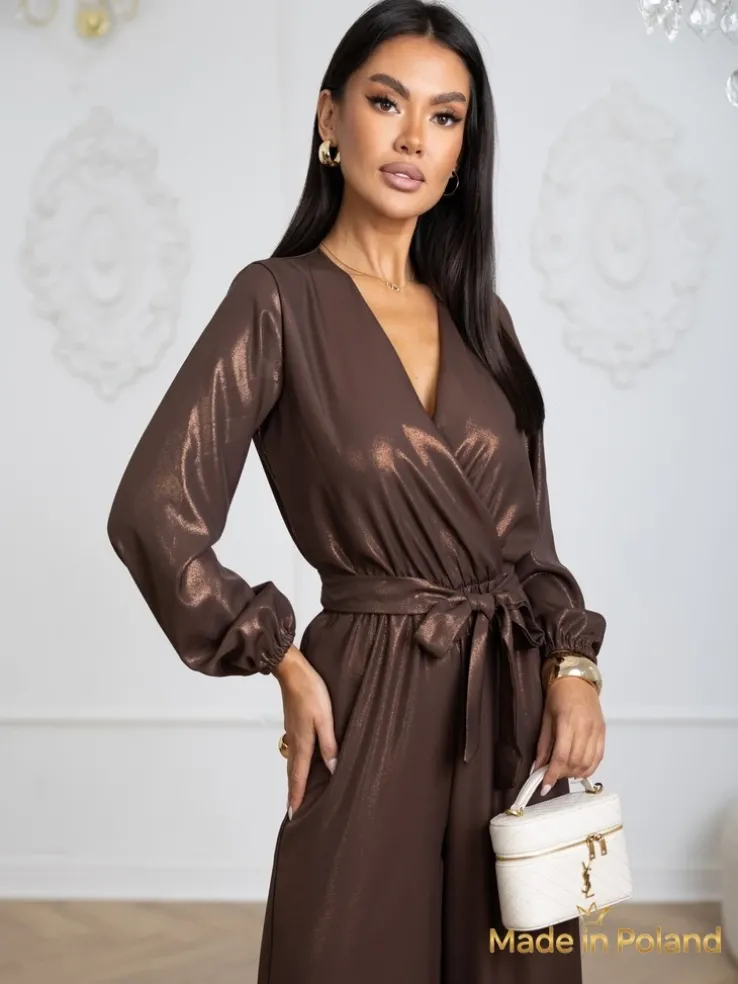 Błyszczący kombinezon damski z kopertowym dekoltem Milla
