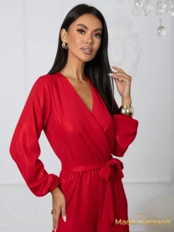 Błyszczący kombinezon damski z kopertowym dekoltem Milla