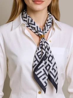 Damska apaszka Polyhymnia kremowa, geometryczny wzór, poliester