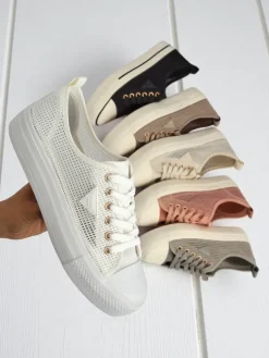 Damskie białe sneakersy Ariadne Mesh – przewiewne trampki na płaskiej podeszwie