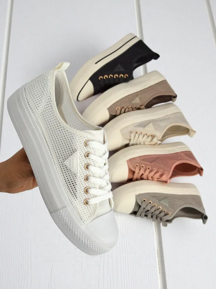 Damskie białe sneakersy Ariadne Mesh – przewiewne trampki na płaskiej podeszwie