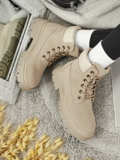 Damskie botki trapery Avienne