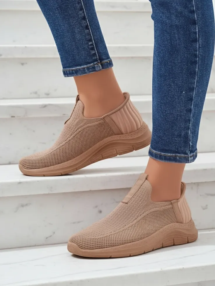 Damskie buty slip on Selene Beżowe – wygodne sneakersy na płaskim obcasie