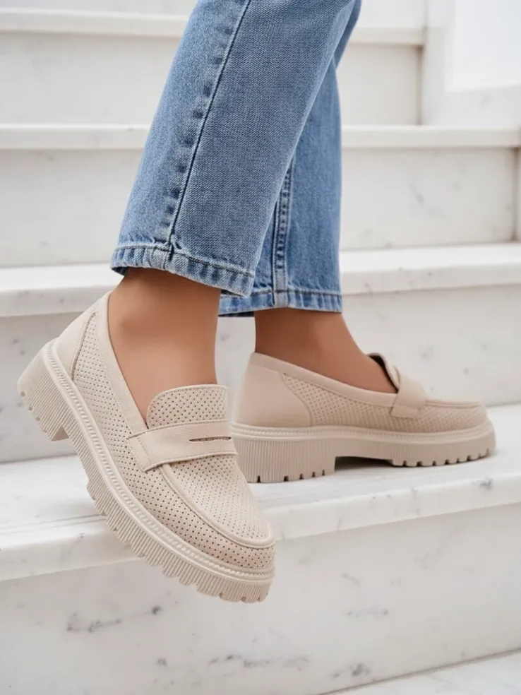 Damskie loafersy Callista beżowe, skóra ekologiczna, płaski obcas 4 cm