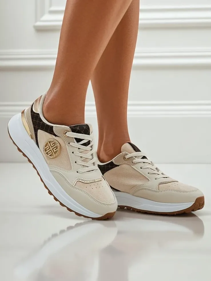 Damskie sneakersy beżowe Calista Verona na płaskim obcasie - skóra eko 4 cm