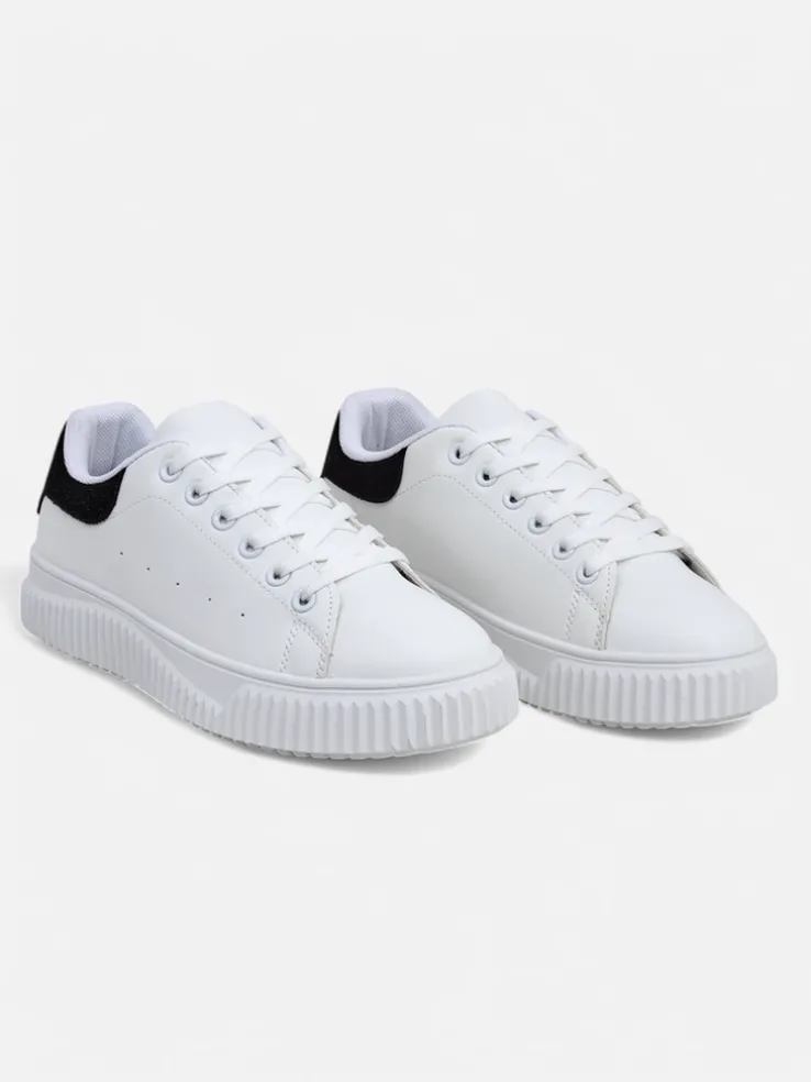 Damskie sneakersy Callista na platformie ze skóry ekologicznej białe-czarne