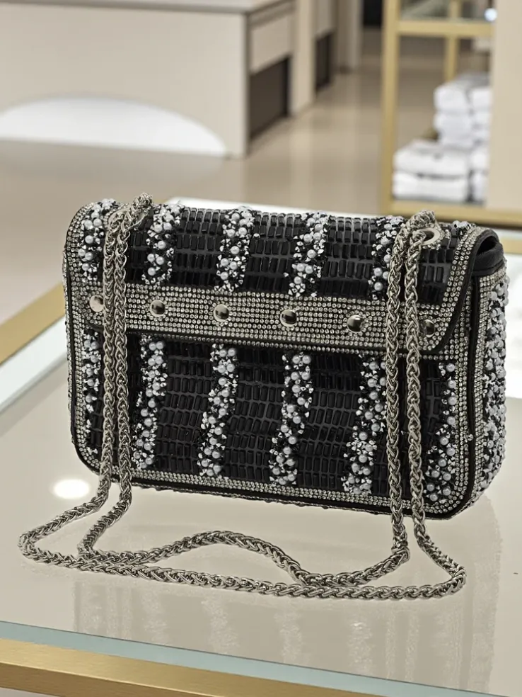 Kopertowa torebka damska z cyrkoniami Zyora