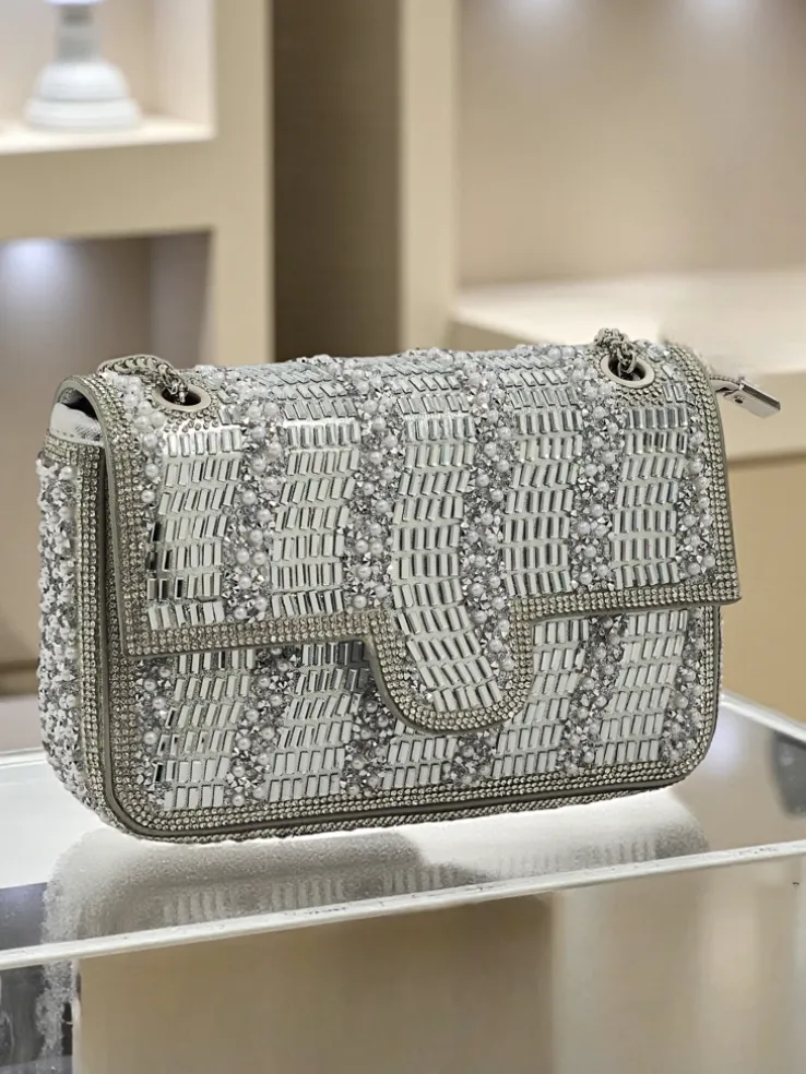 Kopertowa torebka damska z cyrkoniami Zyora