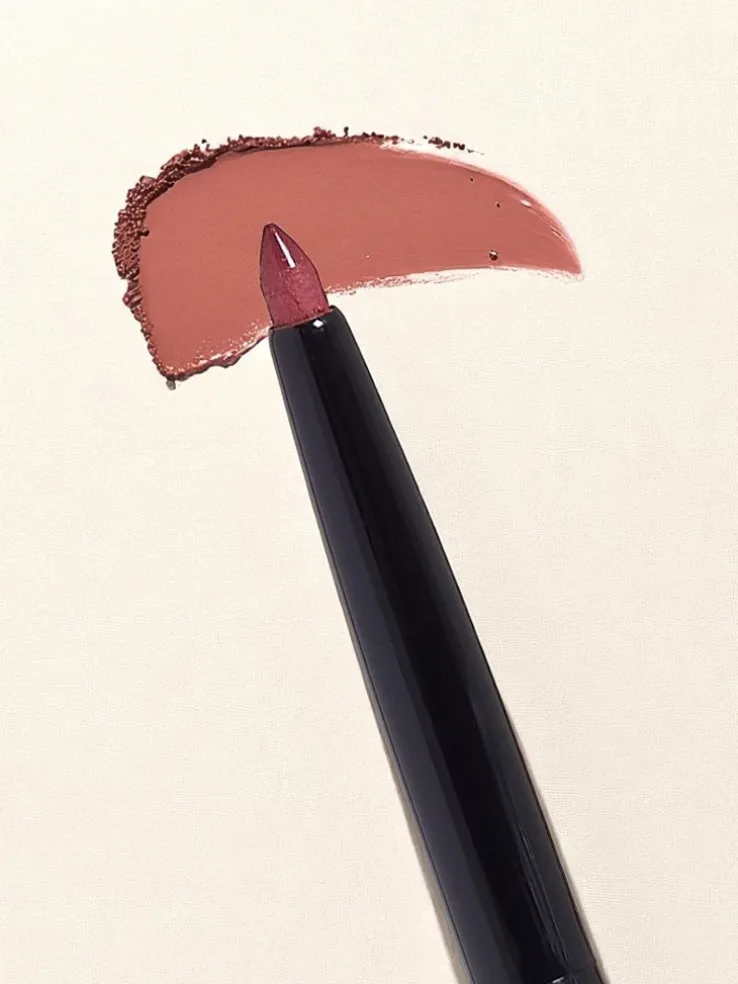 Kredka do ust w kolorze Diablotin Red