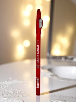 Kredka do ust z temperówką w kolorze Wine Red