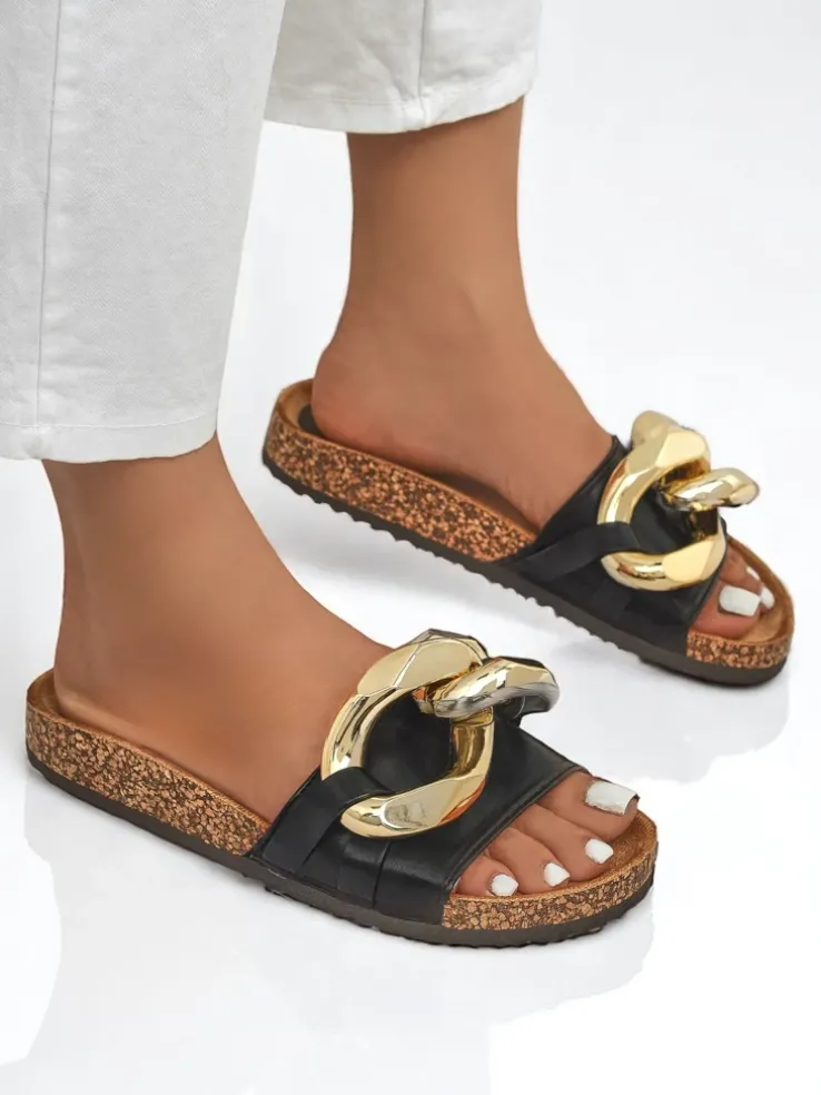 Letnie klapki Ariadne Royalfashion z dużym złotym łańcuchem, czarna skóra