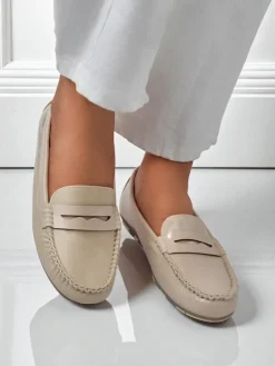 Loafers damskie bezowe Kallista - skora ekologiczna zamszowa premium