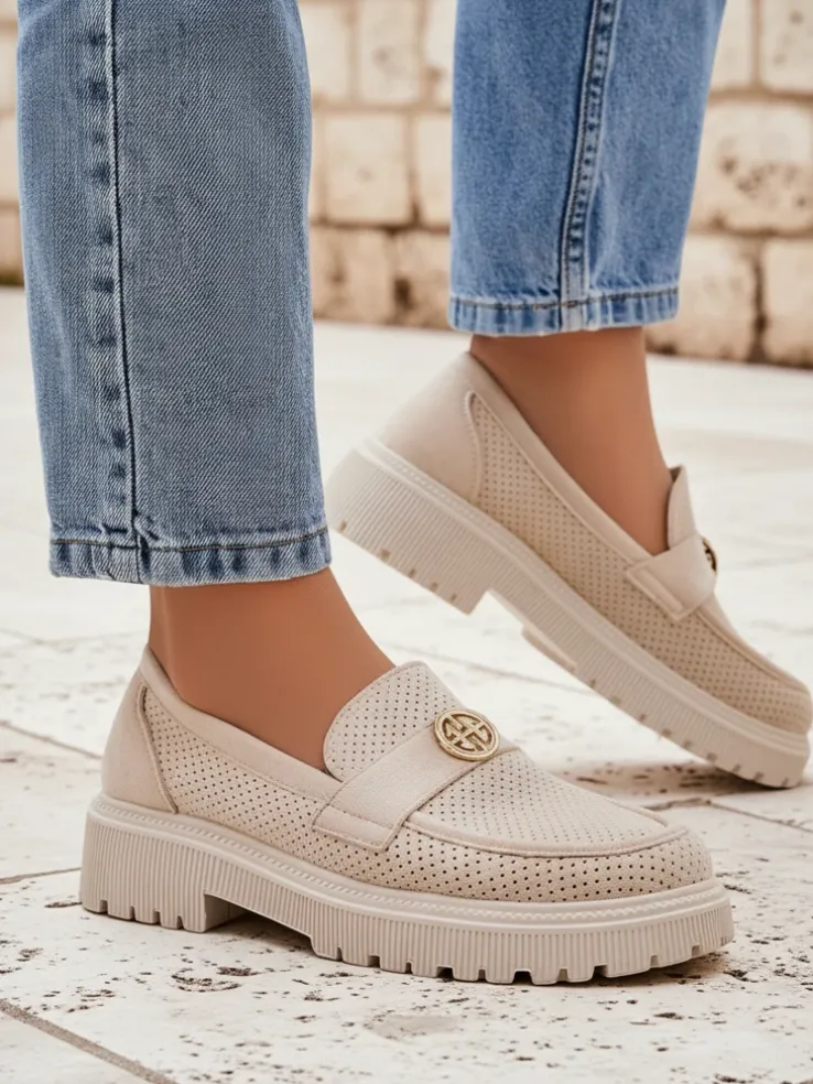Loafers damskie Callista beżowe z eko-zamszu na płaskiej podeszwie 4 cm