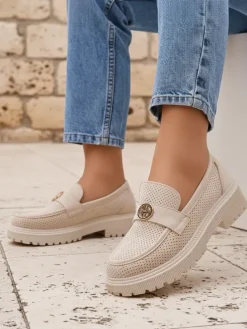 Loafers damskie Callista beżowe z eko-zamszu na płaskiej podeszwie 4 cm