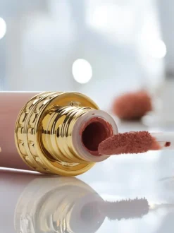 Luxelux Matowy błyszczyk do ust kolor Peach 01 4,5g