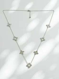 Naszyjnik Flora Aurelia Srebrny Minimalistyczny Kwiaty Verona