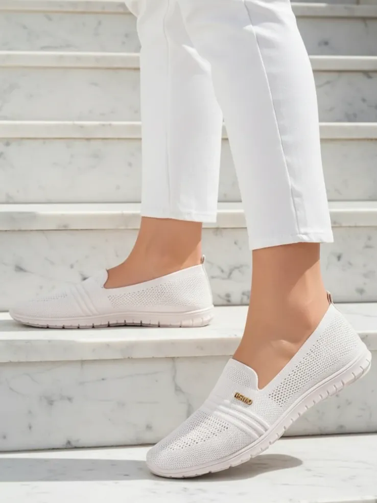 Obuwie Damskie Ariadne z Tkaniny w Kolorze Kremowym