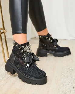 Royalfashion Ażurowe botki damskie w kolorze czarnym Afaserr