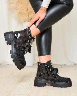 Royalfashion Ażurowe botki damskie w kolorze czarnym Afaserr