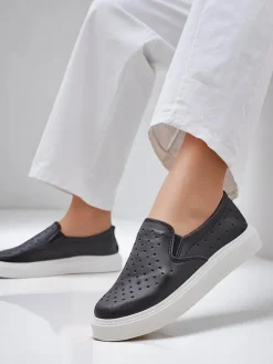 Royalfashion Ażurowe damskie półbuty slip on Emayla