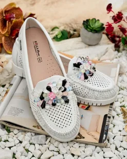 Royalfashion Ażurowe mokasyny damskie z koralikami Nasfali