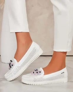 Royalfashion Ażurowe mokasyny damskie z koralikami Namis