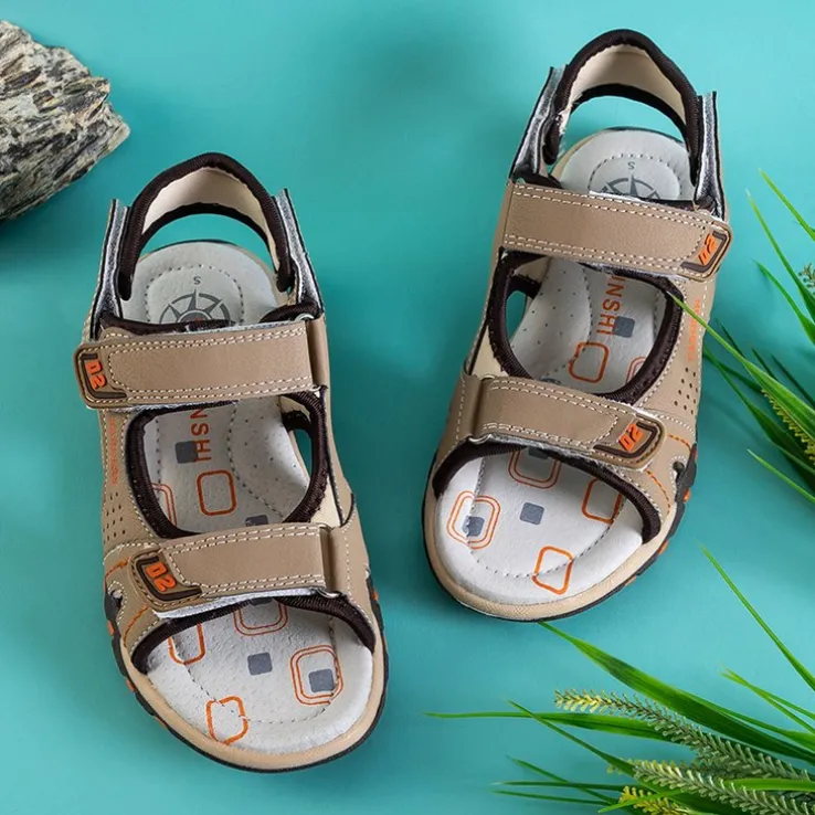 Royalfashion Beżowe chłopięce sandały na rzepy Mediu