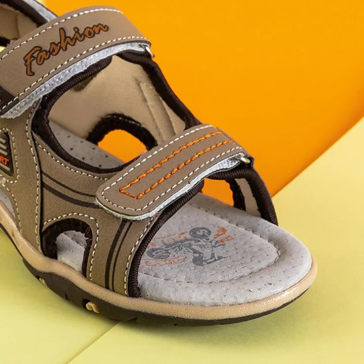 Royalfashion Beżowe chłopięce sandały na rzepy Elbrus