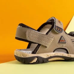 Royalfashion Beżowe chłopięce sandały na rzepy Elbrus