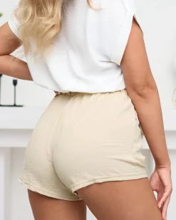 Royalfashion Beżowe damskie krótkie spodenki z kieszeniami
