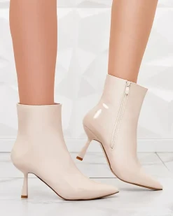 Royalfashion Beżowe lakierowane damskie botki na szpilce Elegant Classy