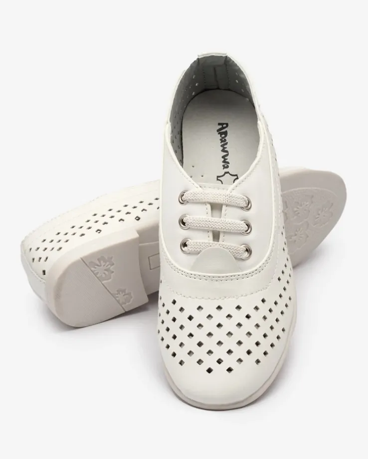 Royalfashion Białe dziecięce mokasyny ażurowe Janno