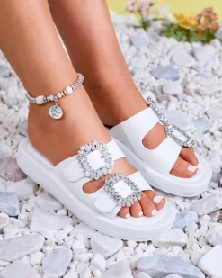 Royalfashion Białe klapki damskie z kryształkami Azazel