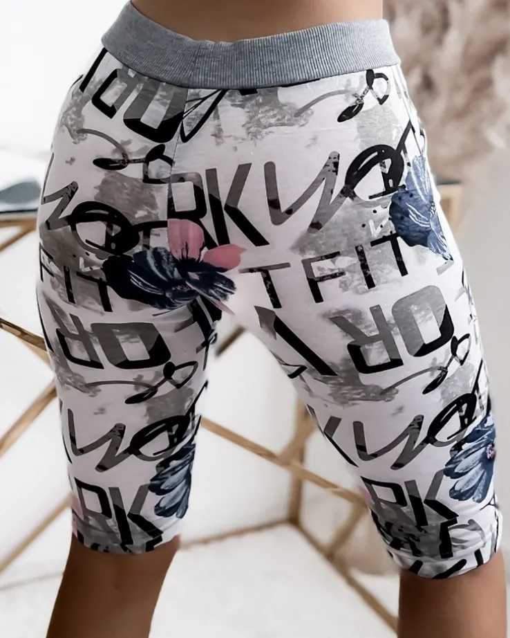 Royalfashion Biało- niebieskie spodenki damskie 3/4 z printem