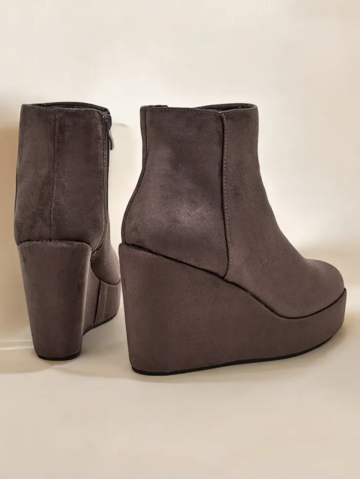 Royalfashion Botki damskie na koturnie Sieffa