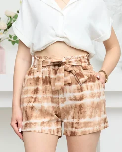 Royalfashion Brązowe damskie materiałowe krótkie spodenki