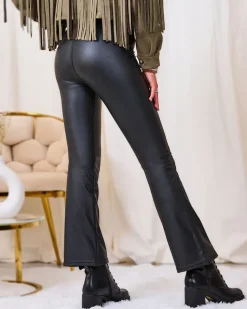 Royalfashion Brązowe damskie eko-skórzane legginsy ze złotymi guzikami